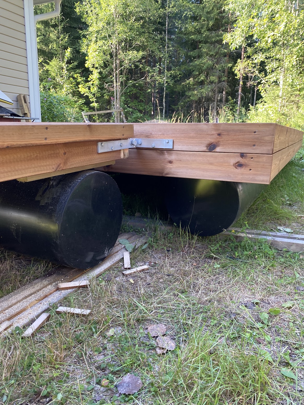 Laituri ja vene valmiina käyttöön
